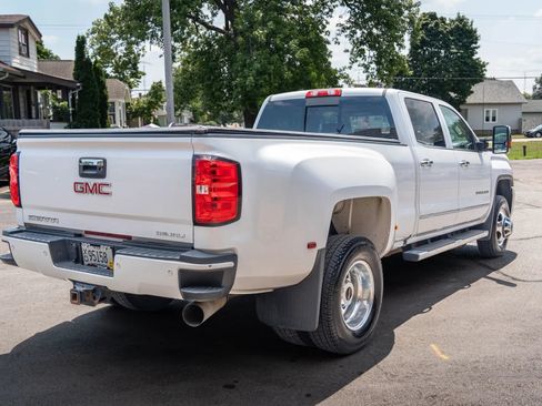 Used 2019 GMC Sierra 3500 Denali w/ Duramax Plus Package AWD/4WD image 10