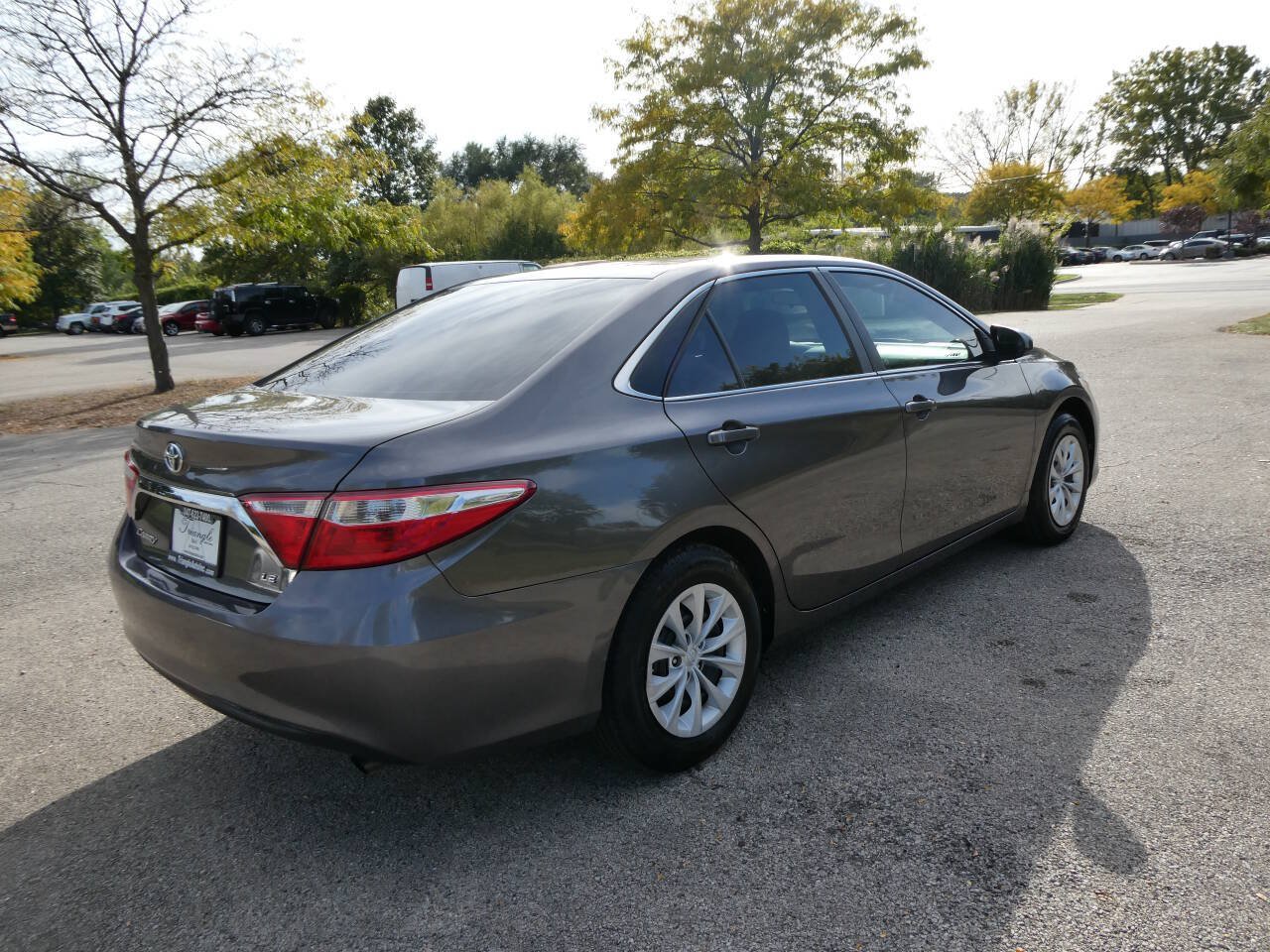 Used 2017 Toyota Camry LE FWD image 5