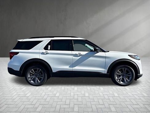 New 2026 Ford Explorer Active w/ Active Comfort Package image 8