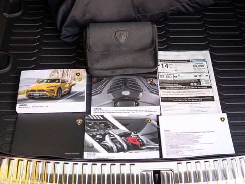 Used 2022 Lamborghini Urus image 82
