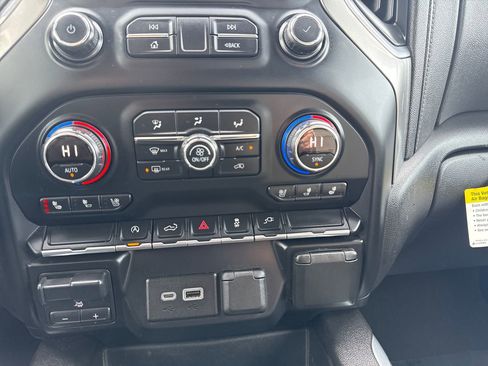 Used 2019 Chevrolet Silverado 1500 LTZ image 24