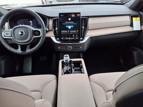 New 2026 Volvo XC90 B5 Core image 11