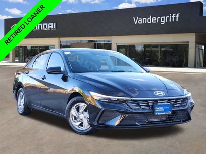 New 2025 Hyundai Elantra SE