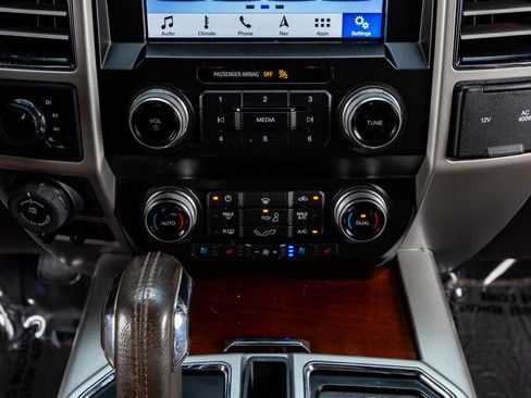 Used 2019 Ford F150 King Ranch w/ Equipment Group 601A Luxury AWD/4WD image 26
