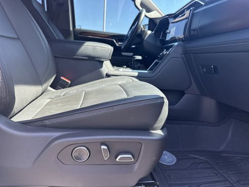 Used 2025 GMC Sierra 1500 Denali w/ Denali Reserve Package AWD/4WD image 14
