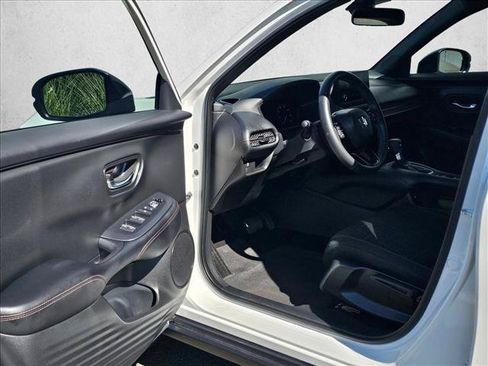 Used 2025 Honda HR-V Sport image 21