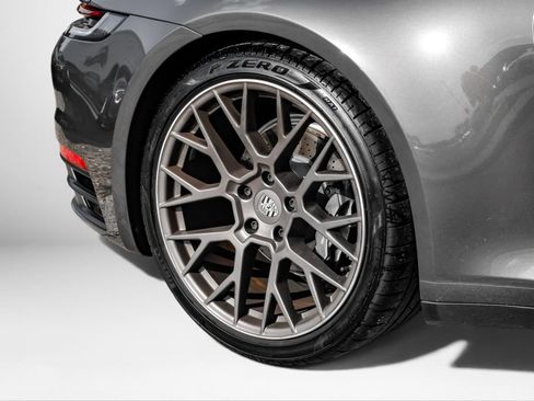 Used 2023 Porsche 911 Carrera RWD image 36