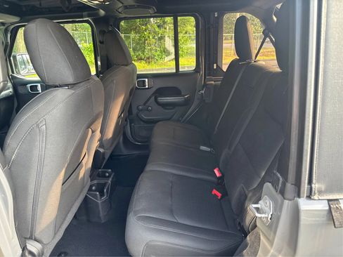 Used 2019 Jeep Wrangler Unlimited Sport AWD/4WD image 13