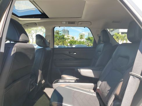 Certified 2023 Nissan Pathfinder Platinum image 13