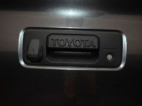 Used 2022 Toyota Tacoma SR AWD/4WD image 25