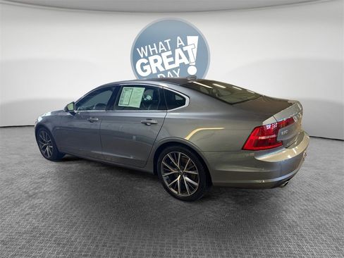 Used 2018 Volvo S90 T5 Momentum w/ Convenience Package image 6