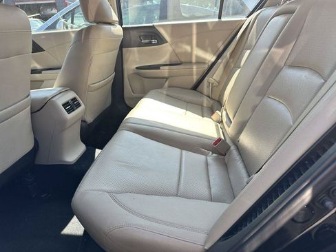 Used 2015 Honda Accord Touring image 38