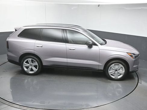 Used 2026 Volvo EX90 Plus RWD image 46