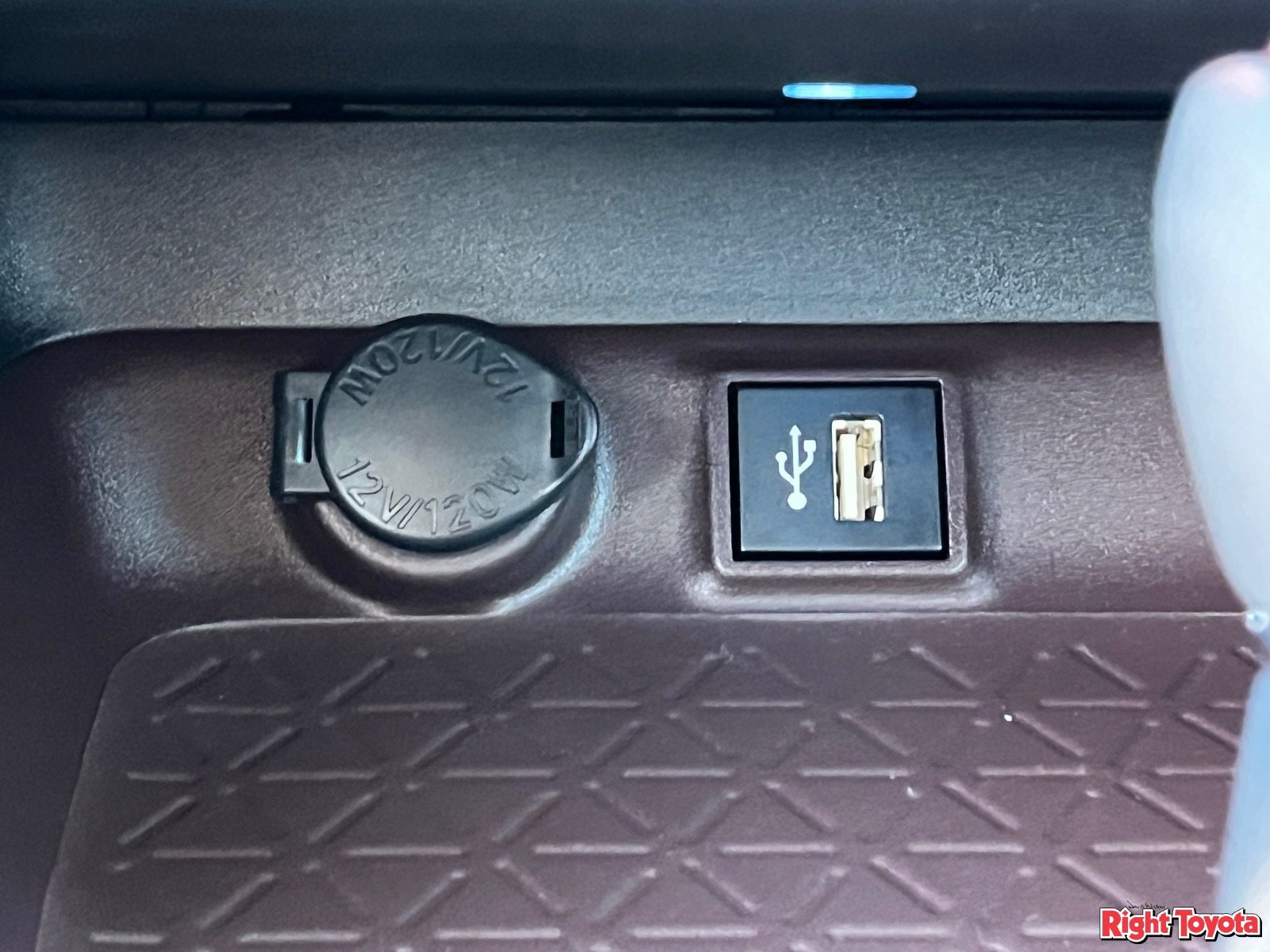 Certified 2023 Toyota RAV4 Limited AWD/4WD image 27