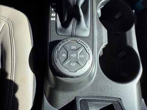 Used 2023 Ford Bronco Wildtrak image 30