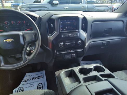 Used 2020 Chevrolet Silverado 1500 Custom w/ Custom Value Package AWD/4WD image 10