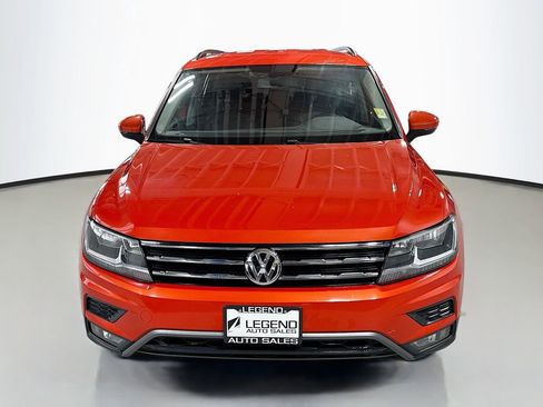 Used 2018 Volkswagen Tiguan SE w/ 18" Alloy Wheels Package image 2