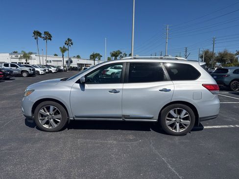 Used 2015 Nissan Pathfinder Platinum image 4