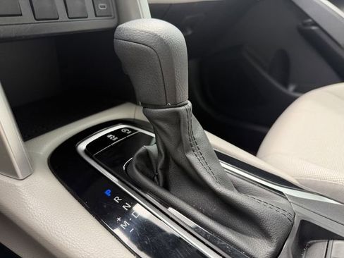 Used 2024 Toyota Corolla Cross L FWD image 18