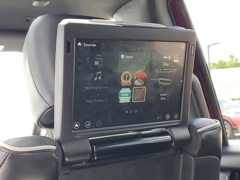 Used 2019 Chrysler Pacifica Limited w/ S Appearance Package FWD image 17