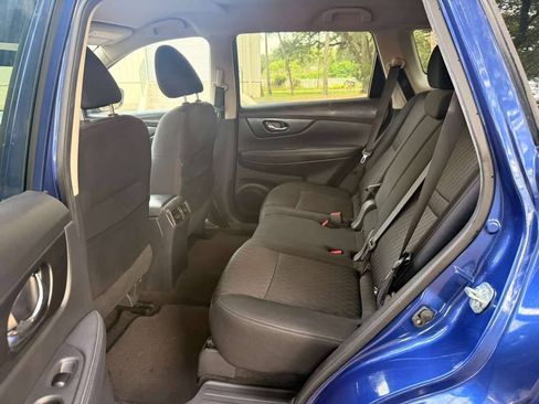 Used 2018 Nissan Rogue SV FWD image 10