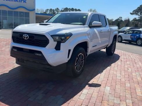 Used 2024 Toyota Tacoma TRD Sport image 6