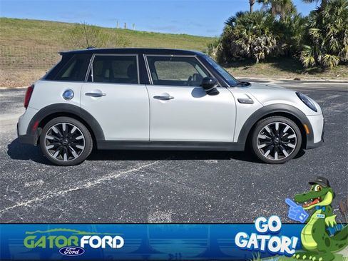 Used 2022 MINI Cooper S image 4
