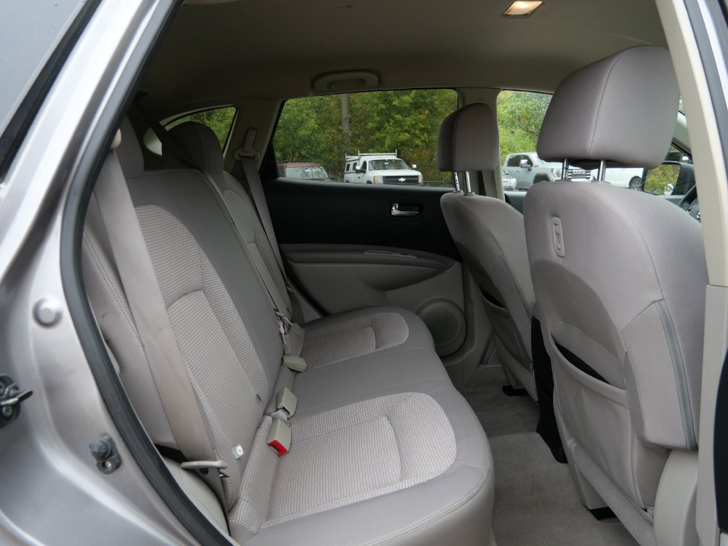 Used 2011 Nissan Rogue SV AWD/4WD image 13