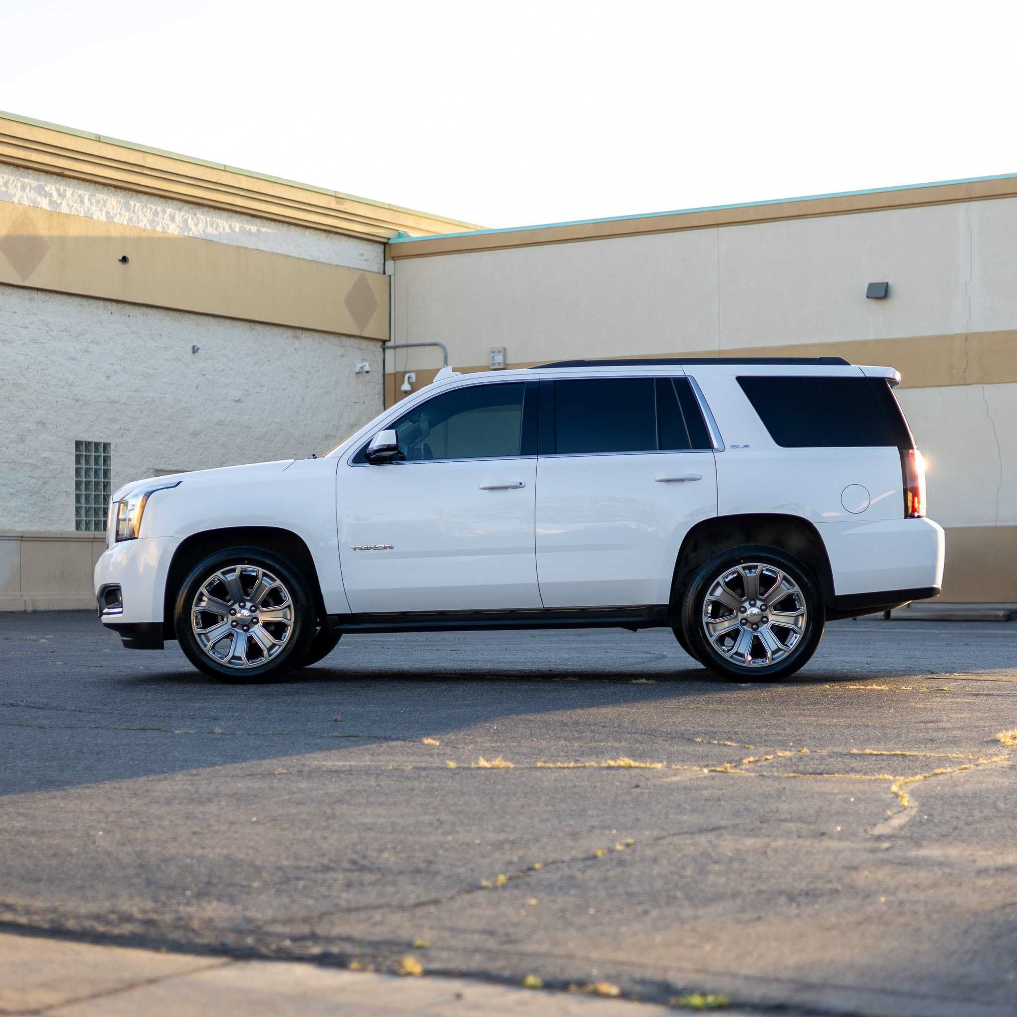 Used 2016 GMC Yukon SLE w/ Convenience Package RWD image 4