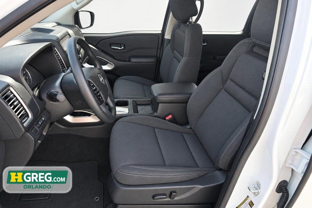 Used 2024 Nissan Frontier SV RWD image 13