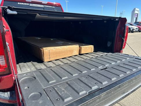 Used 2022 GMC Sierra 1500 Denali w/ Denali Premium Package AWD/4WD image 31