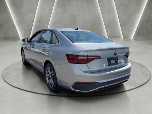 Used 2024 Volkswagen Jetta SE FWD image 5