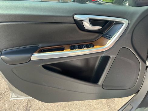 Used 2016 Volvo S60 T5 Inscription Platinum w/ Climate Package AWD/4WD image 18