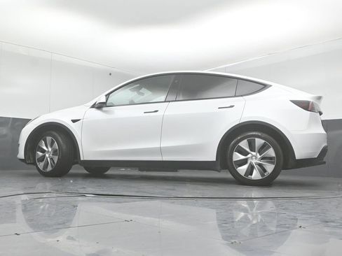 Used 2023 Tesla Model Y Long Range image 35