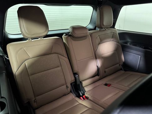 Certified 2025 Lincoln Navigator Black Label AWD/4WD image 18