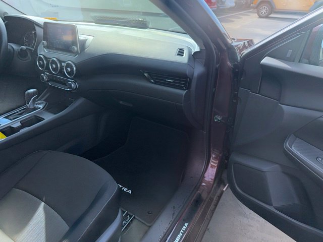 Used 2025 Nissan Sentra SV w/ Trunk Package FWD image 25