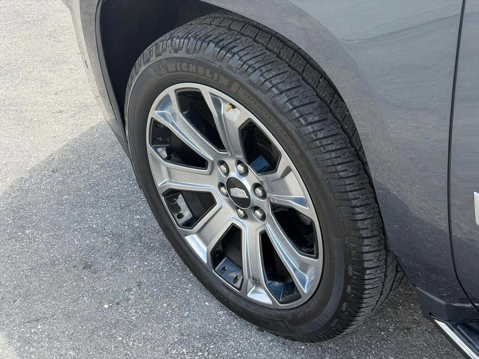 Used 2019 Cadillac Escalade ESV Luxury AWD/4WD image 57