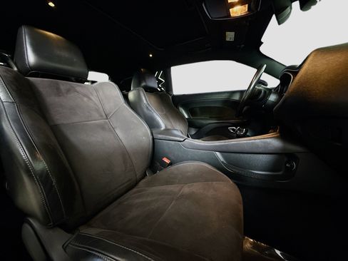 Used 2017 Dodge Challenger R/T Plus image 27