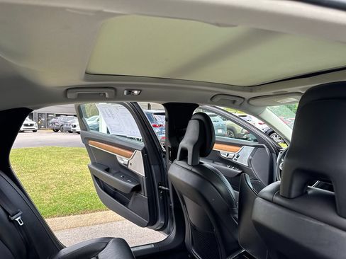 Used 2018 Volvo S90 T6 Inscription w/ Convenience Package AWD/4WD image 39