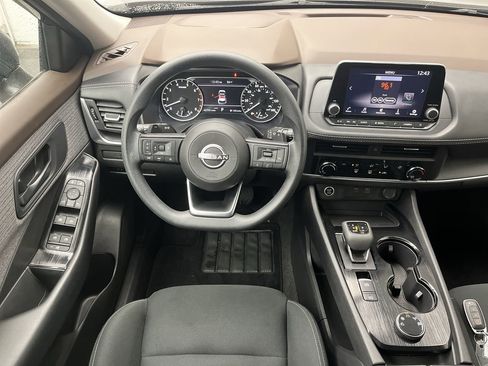 Used 2023 Nissan Rogue S image 10