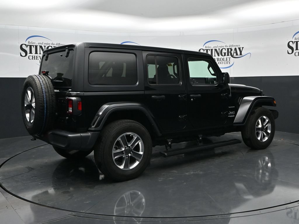Used 2021 Jeep Wrangler Unlimited Sahara AWD/4WD image 9