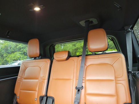 Used 2021 Lincoln Navigator L Reserve RWD image 30