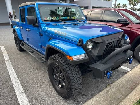 Used 2023 Jeep Gladiator Sport AWD/4WD image 2