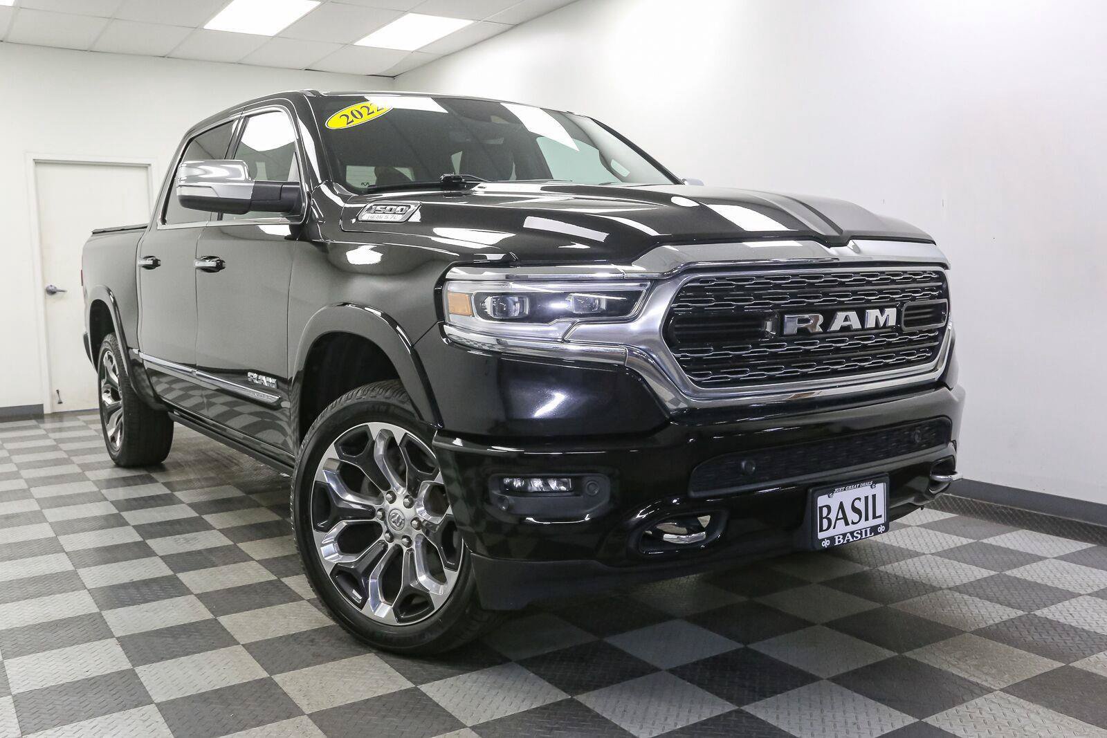 Used 2022 RAM 1500 Limited w/ Body-Colour Bumper Group AWD/4WD image 2