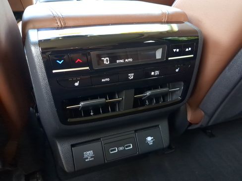 Used 2022 Acura MDX SH-AWD w/ Advance Package image 15