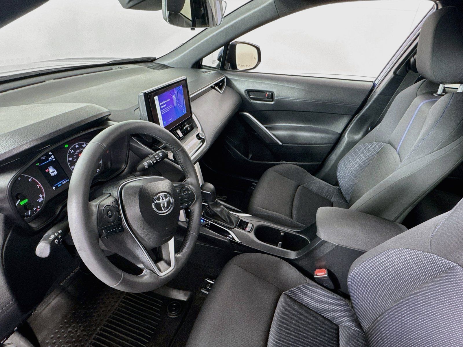 Used 2024 Toyota Corolla Cross AWD Hybrid image 11