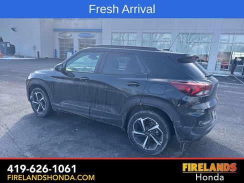 Used 2023 Chevrolet TrailBlazer RS w/ Convenience Package image 3
