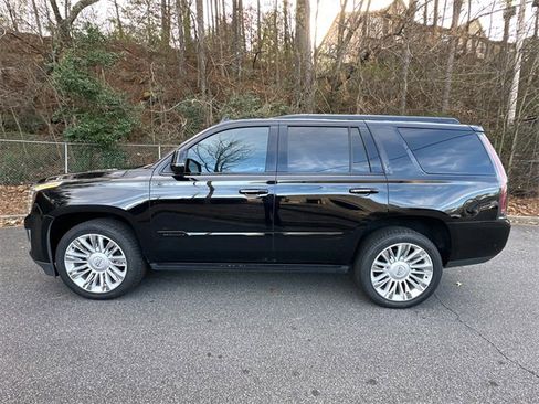 Used 2018 Cadillac Escalade Platinum image 4