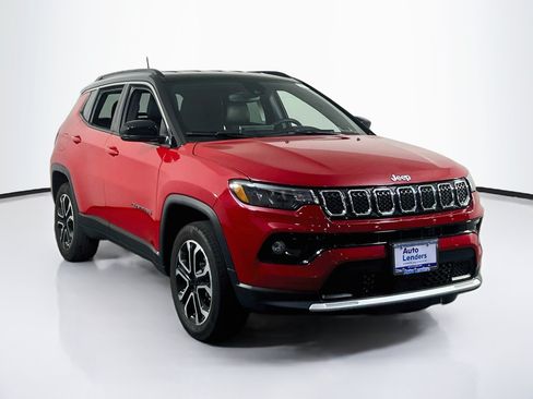 Used 2023 Jeep Compass Limited AWD/4WD image 3