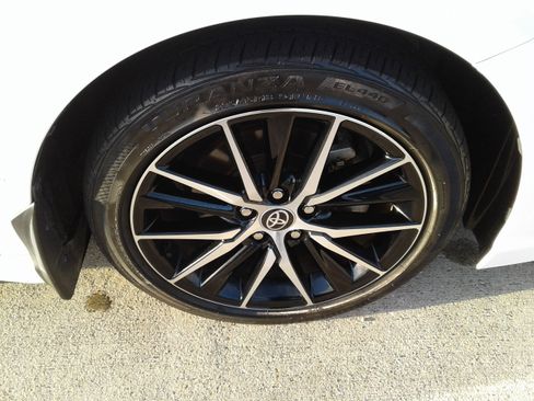 Used 2023 Toyota Camry SE image 9